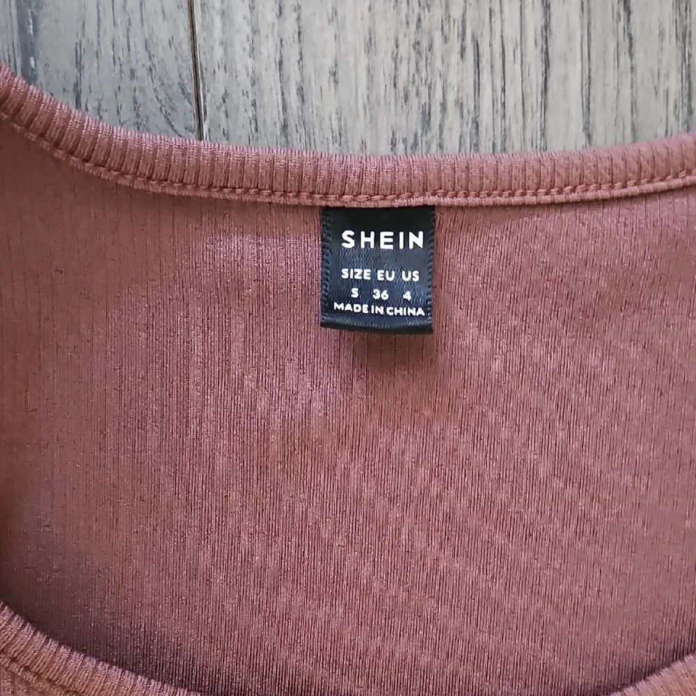 SHEIN Ribbed 2 Piece Short Set - Picture 2 of 7
